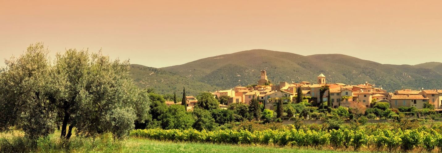 The beautiful Luberon region, easily accessed from Salon de Provence